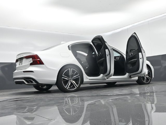 Used 2021 Volvo S60 T8 R-Design Expression w/ Premium Package AWD/4WD image 76