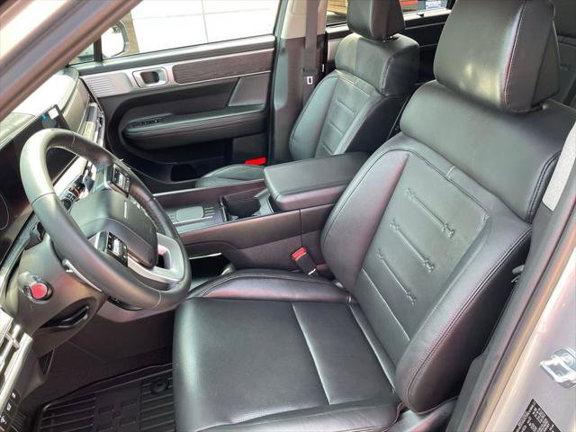 Used 2025 Hyundai Santa Fe Limited image 10