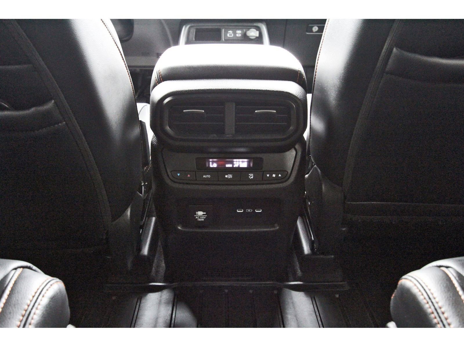 Used 2025 Honda Pilot TrailSport image 16