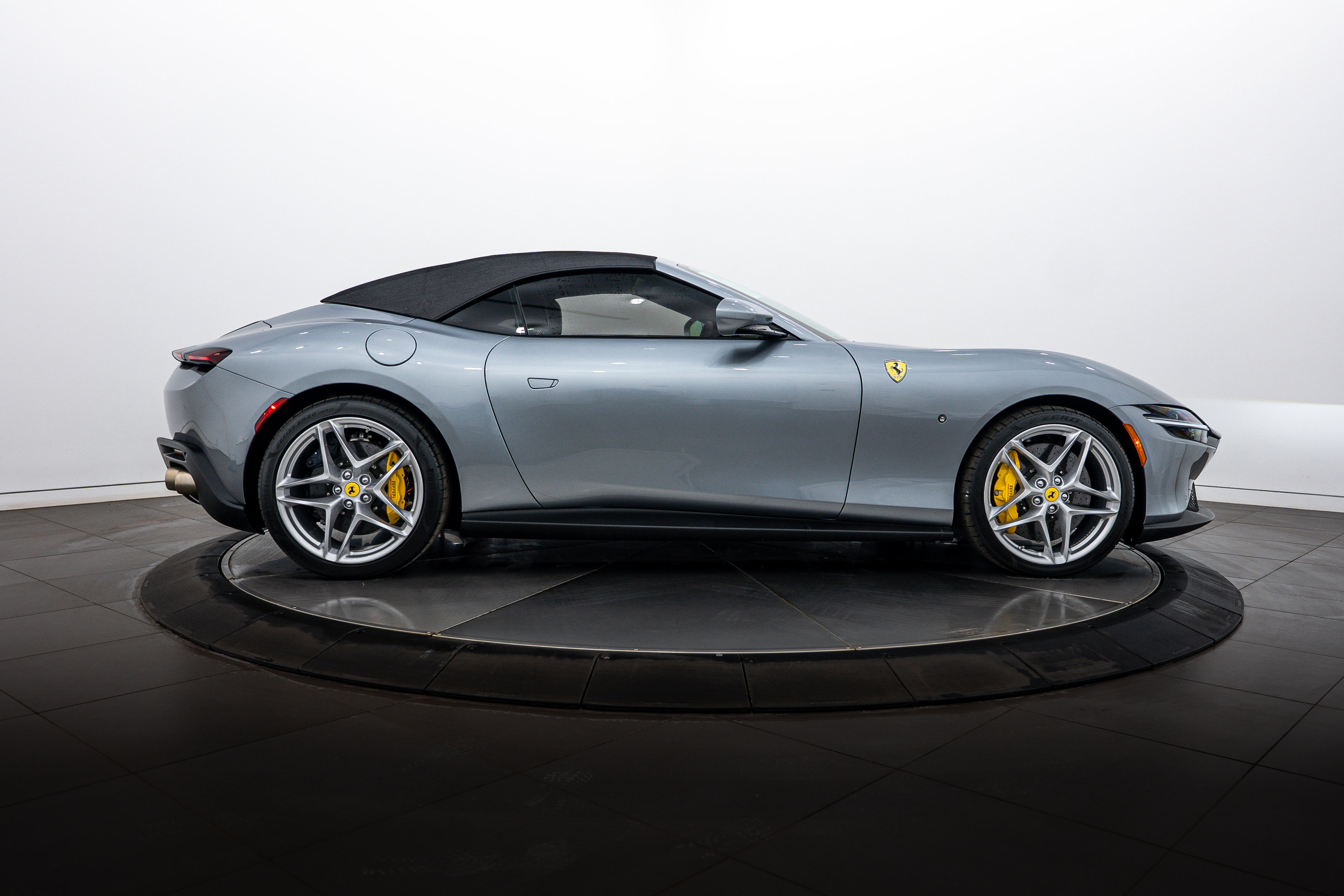 Used 2025 Ferrari Roma Spider image 35