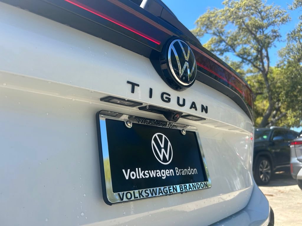 New 2026 Volkswagen Tiguan SE R-Line FWD image 49