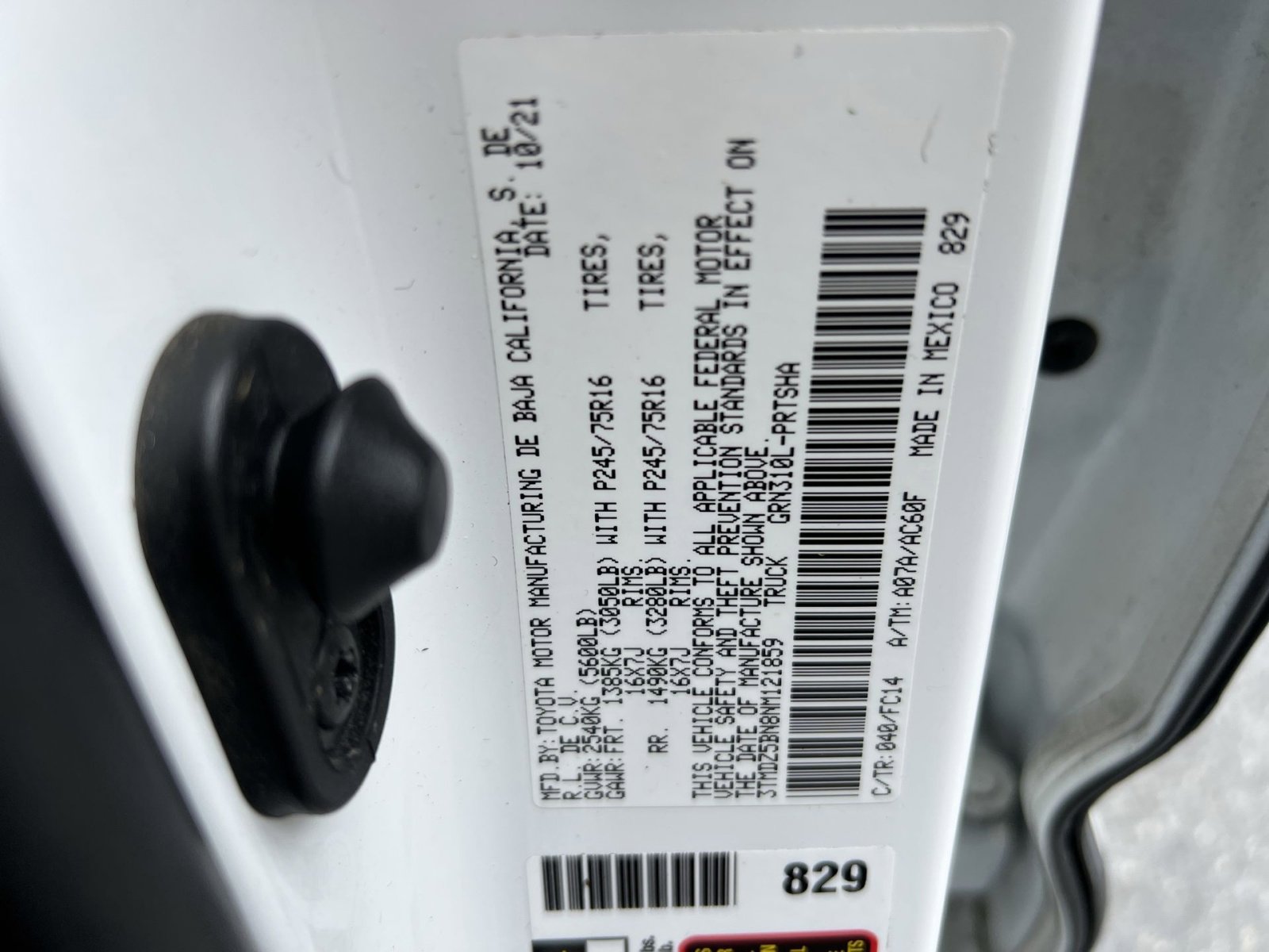 Used 2022 Toyota Tacoma SR5 AWD/4WD image 27
