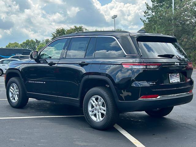 New 2025 Jeep Grand Cherokee Laredo w/ Luxury Tech Group I image 4
