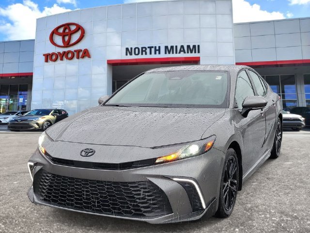 Used 2026 Toyota Camry SE FWD image 2