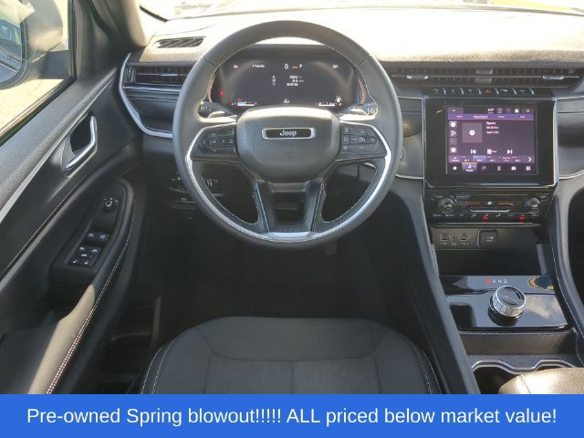 Used 2025 Jeep Grand Cherokee Laredo X AWD/4WD image 39