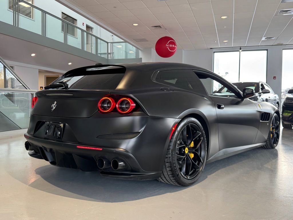 Used 2018 Ferrari GTC4Lusso T image 5