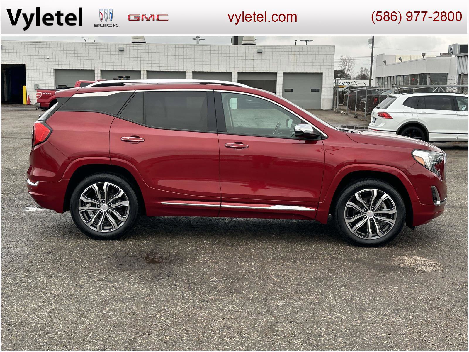 Used 2018 GMC Terrain Denali w/ Advanced Safety Package image 2