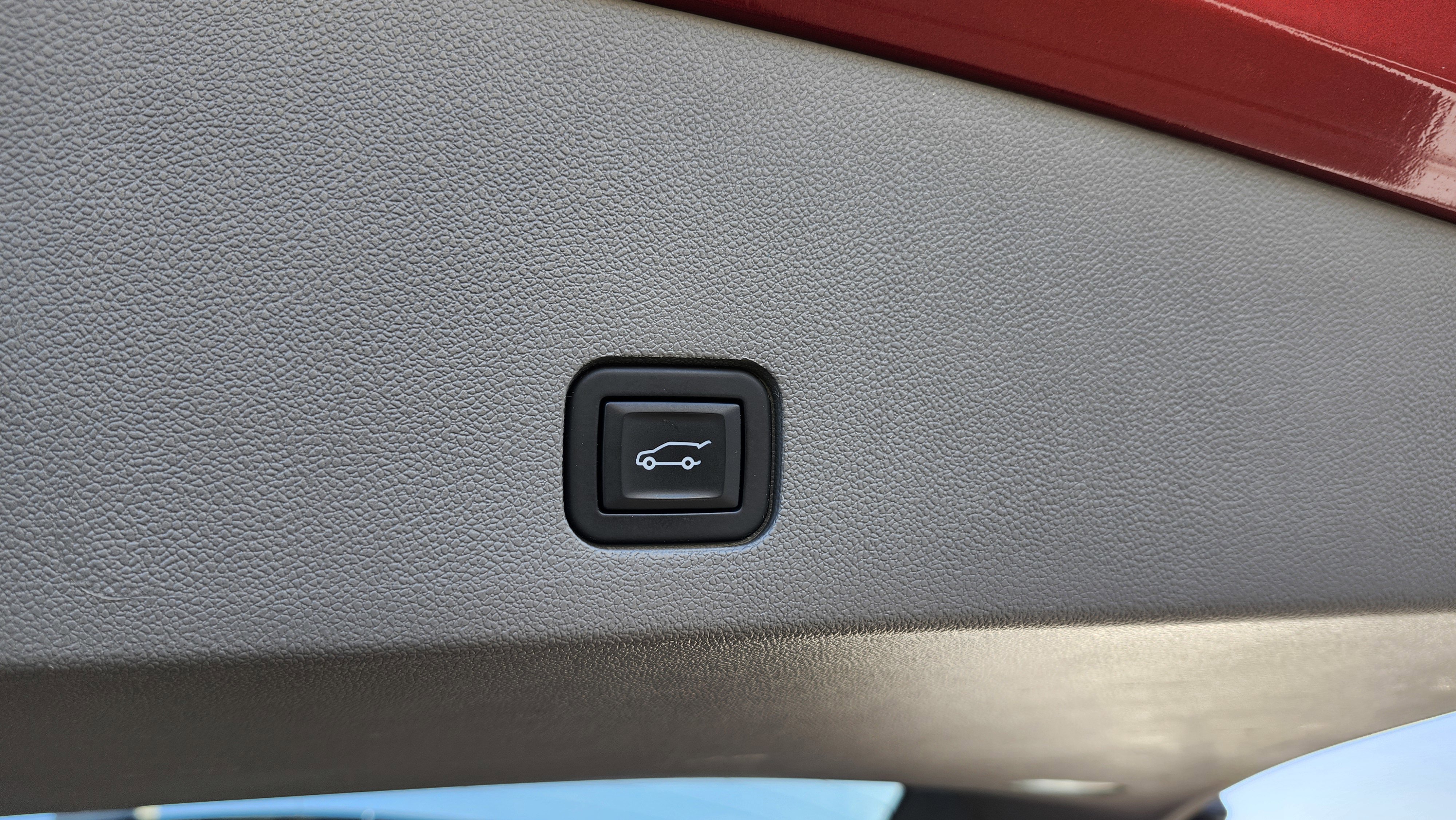 Used 2023 Cadillac XT6 Premium Luxury image 17