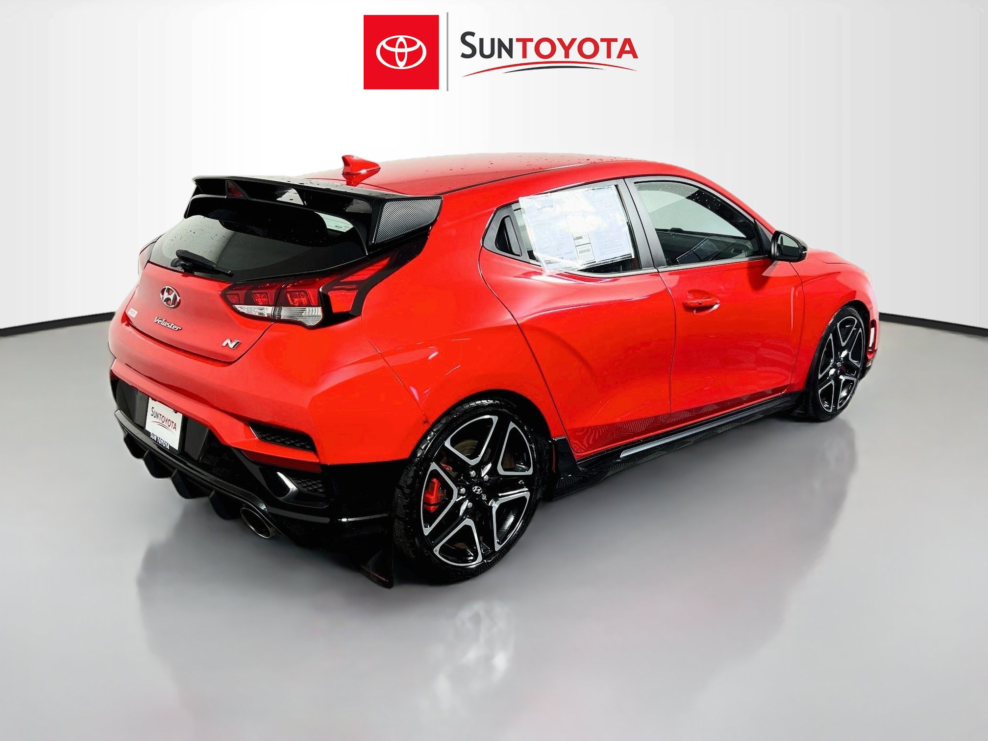 Used 2022 Hyundai Veloster N FWD image 4