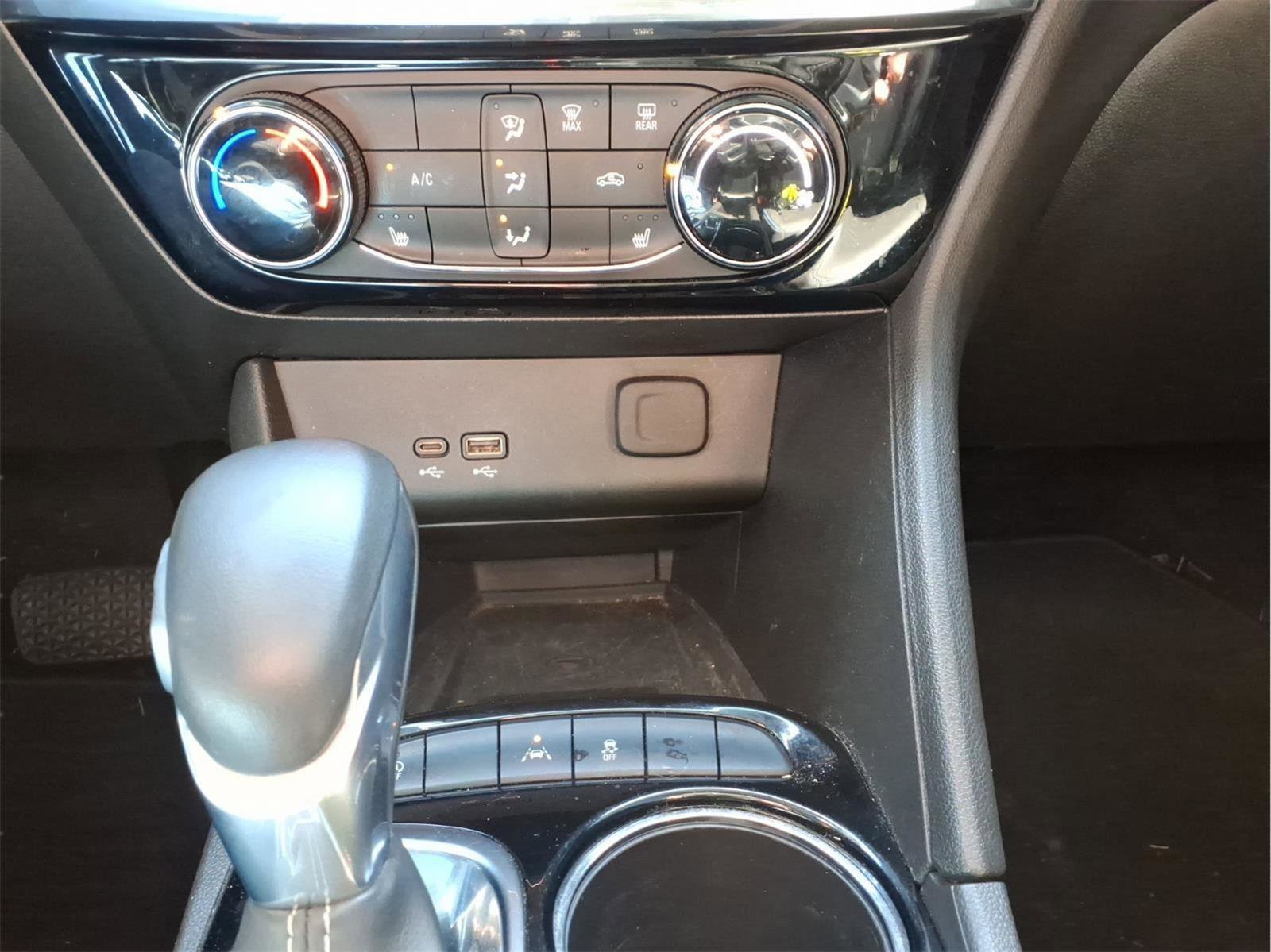 Used 2025 Buick Encore GX Sport Touring w/ Advanced Technology Package image 21