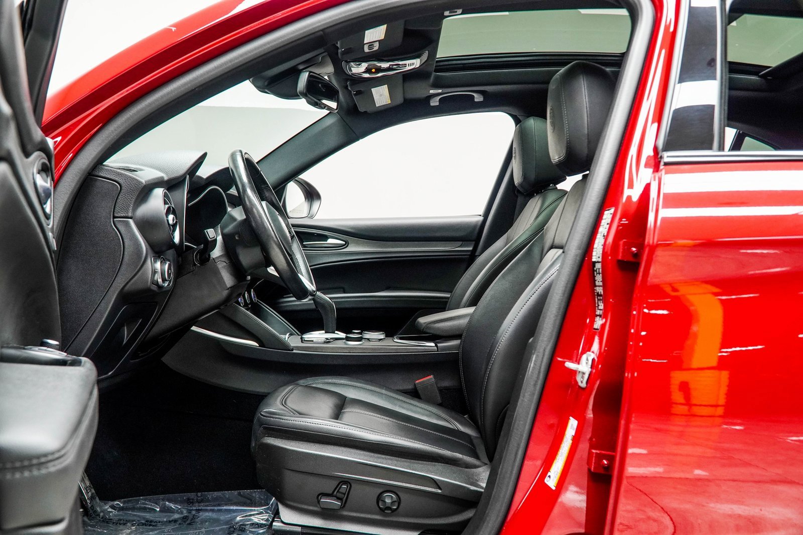 Used 2022 Alfa Romeo Stelvio Ti image 33