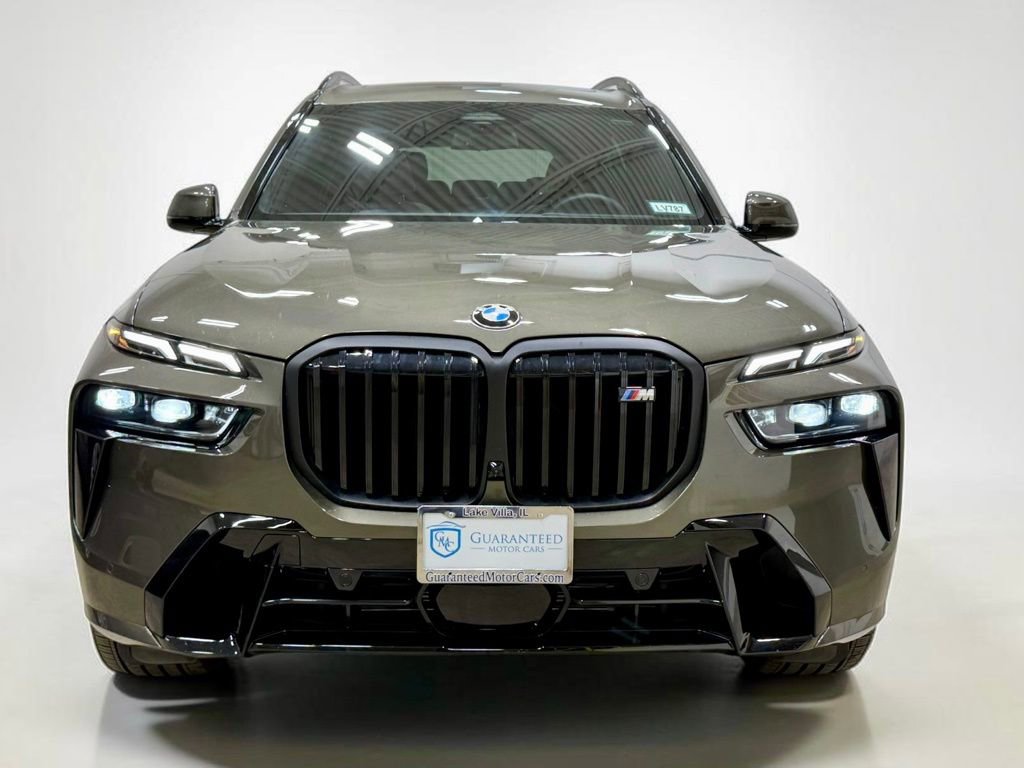 Used 2025 BMW X7 xDrive40i w/ M Sport Package AWD/4WD image 9