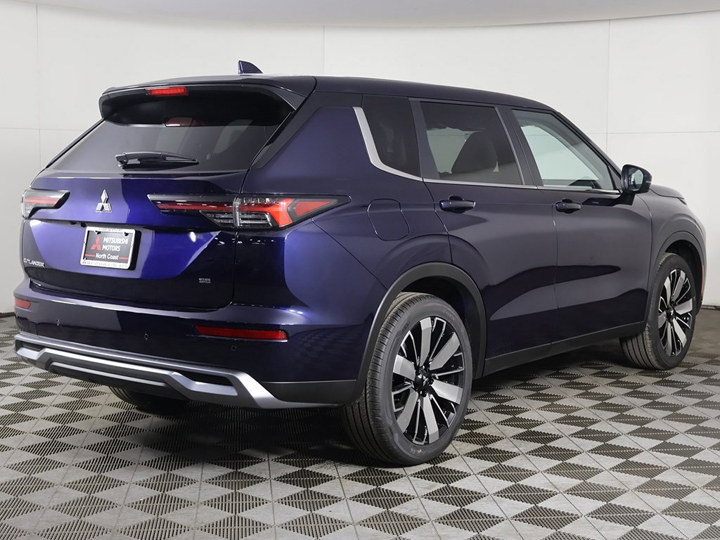 New 2026 Mitsubishi Outlander SE image 11