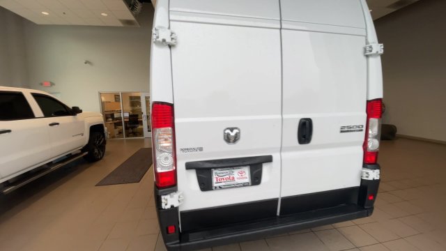 Used 2024 RAM ProMaster 2500 w/ Convenience Group FWD image 9