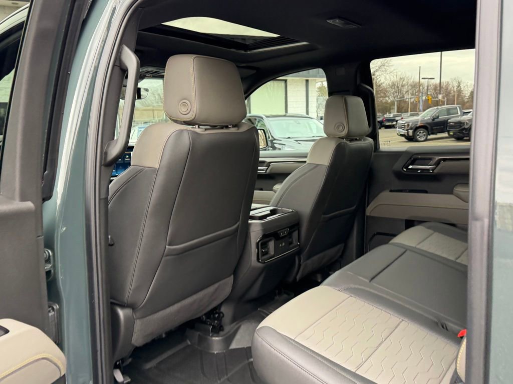 Used 2025 Chevrolet Silverado 1500 ZR2 w/ Technology Package image 11