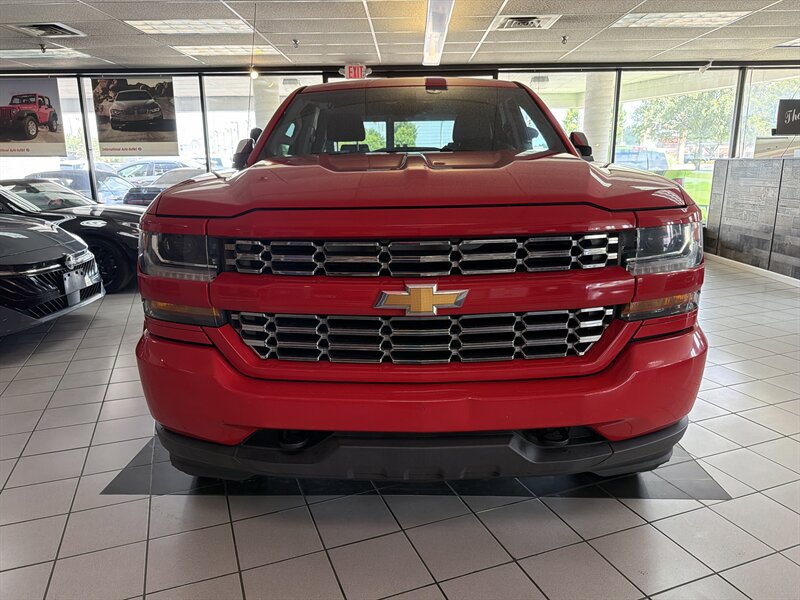 Used 2017 Chevrolet Silverado 1500 Custom w/ Custom Convenience Package RWD image 3