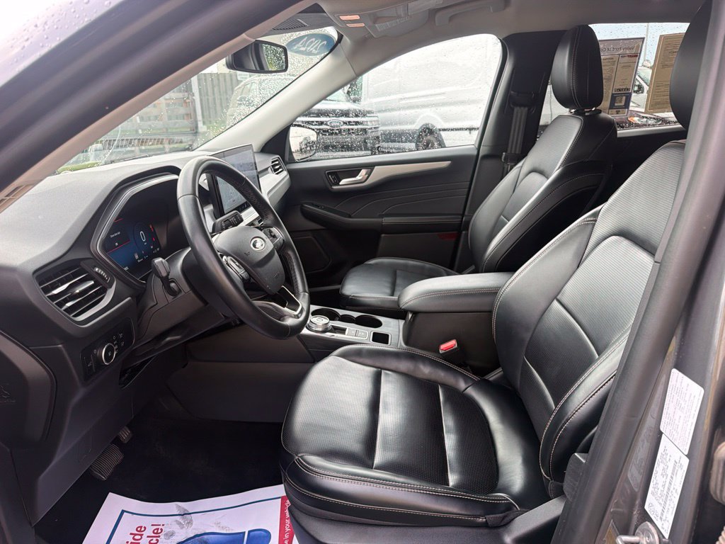Certified 2024 Ford Escape Platinum AWD/4WD image 26
