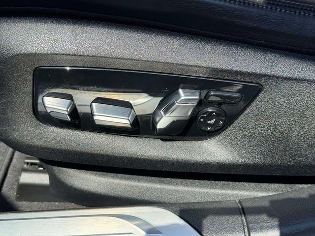 Used 2021 BMW 750i xDrive w/ M Sport Package AWD/4WD image 23