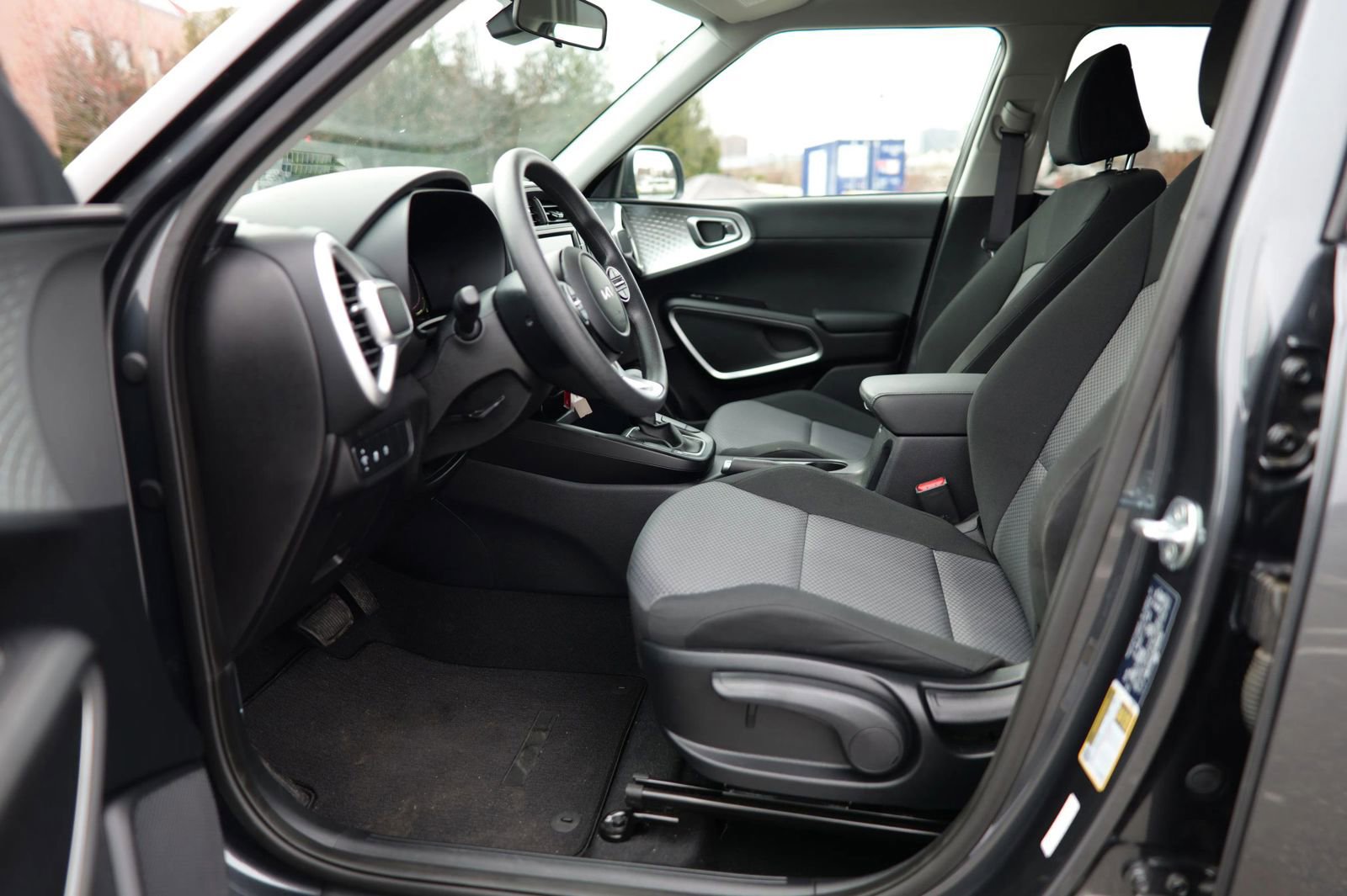 Used 2024 Kia Soul LX w/ Option Group 015 image 16