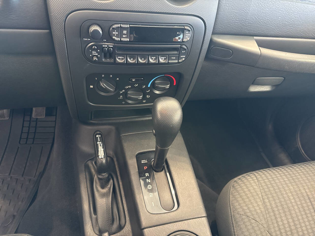 Used 2004 Jeep Liberty Sport w/ PWR Convenience Group AWD/4WD image 23