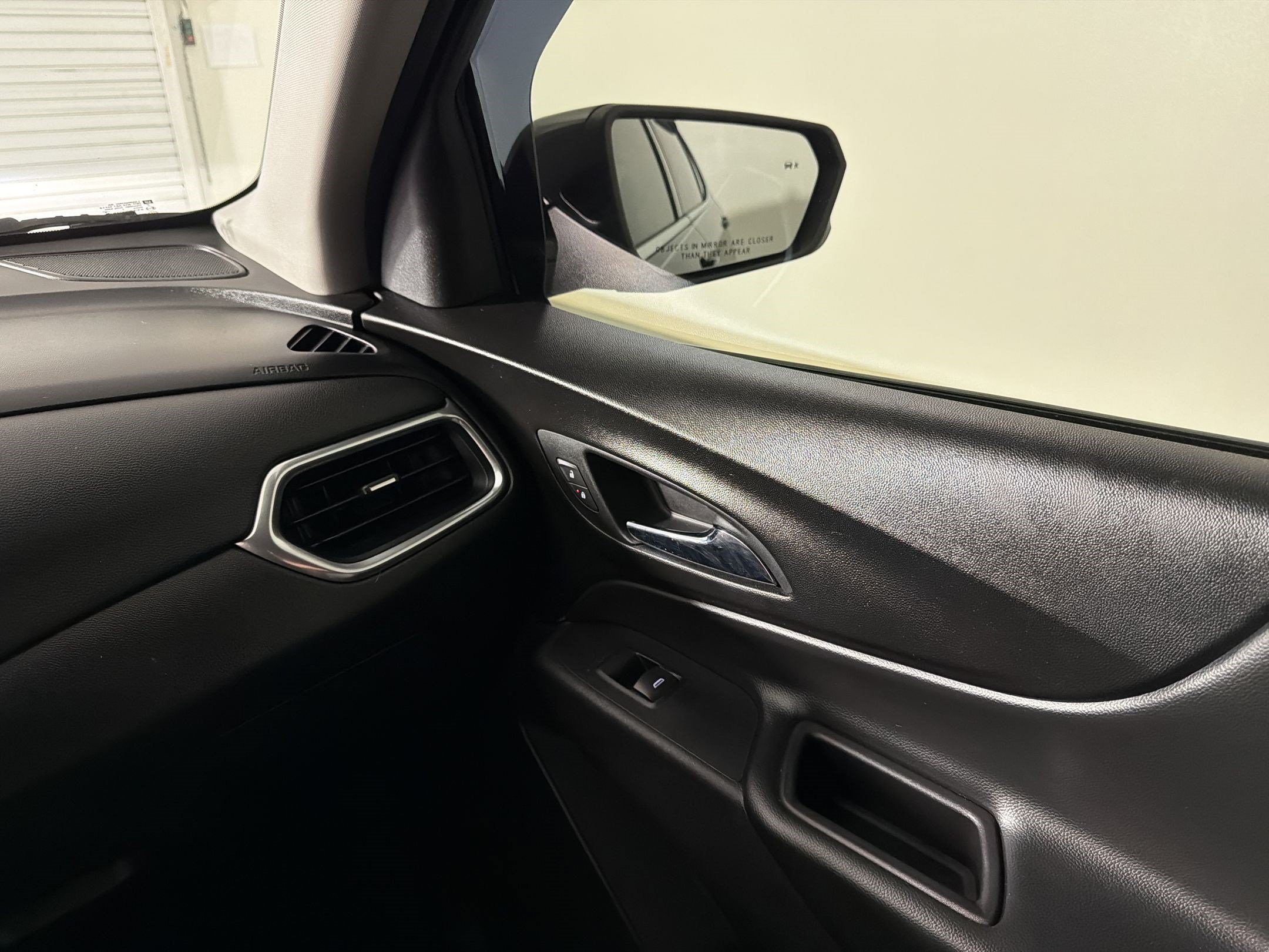 Used 2018 Chevrolet Equinox LT FWD image 28