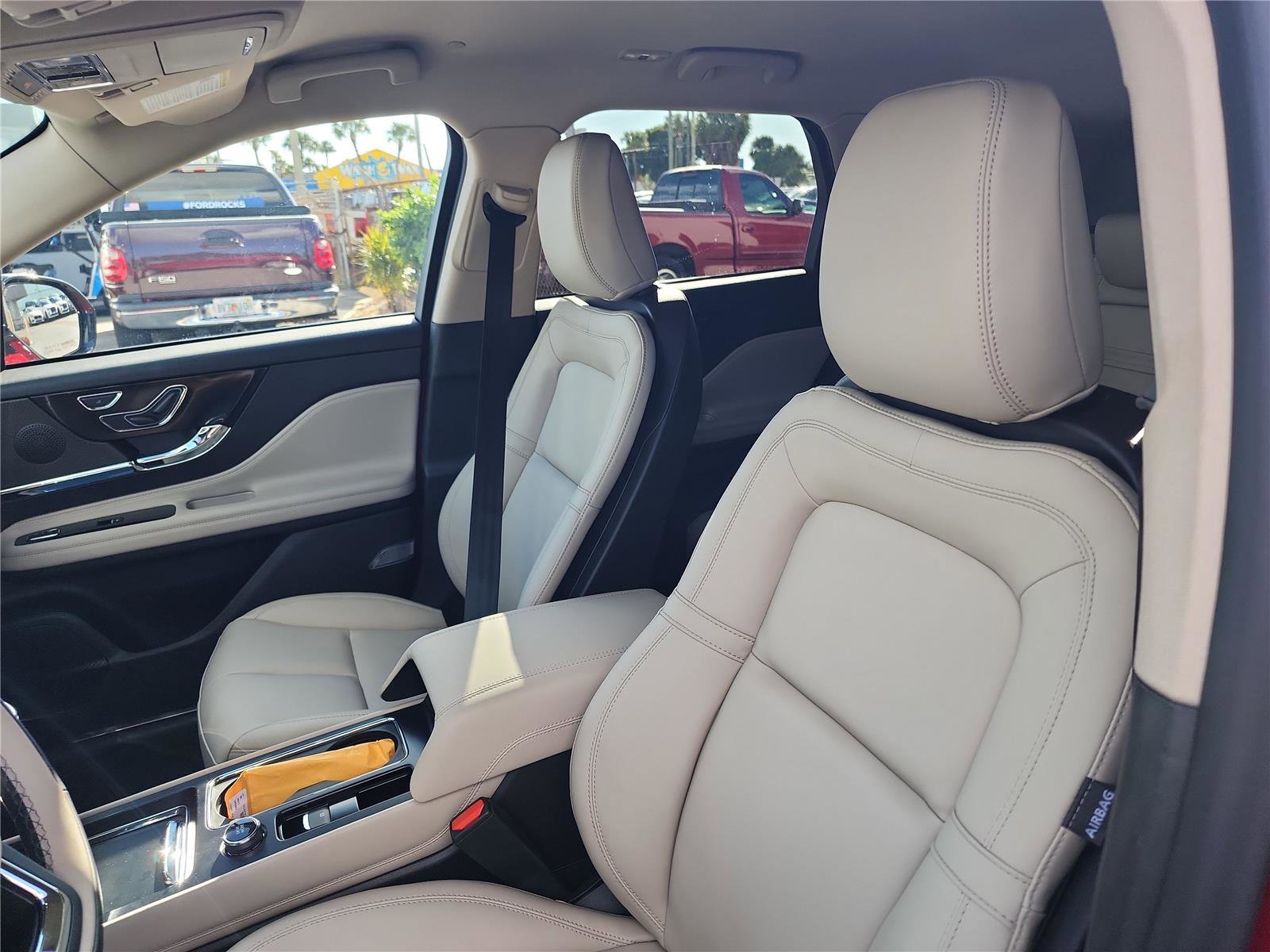 New 2026 Lincoln Corsair Premiere image 14