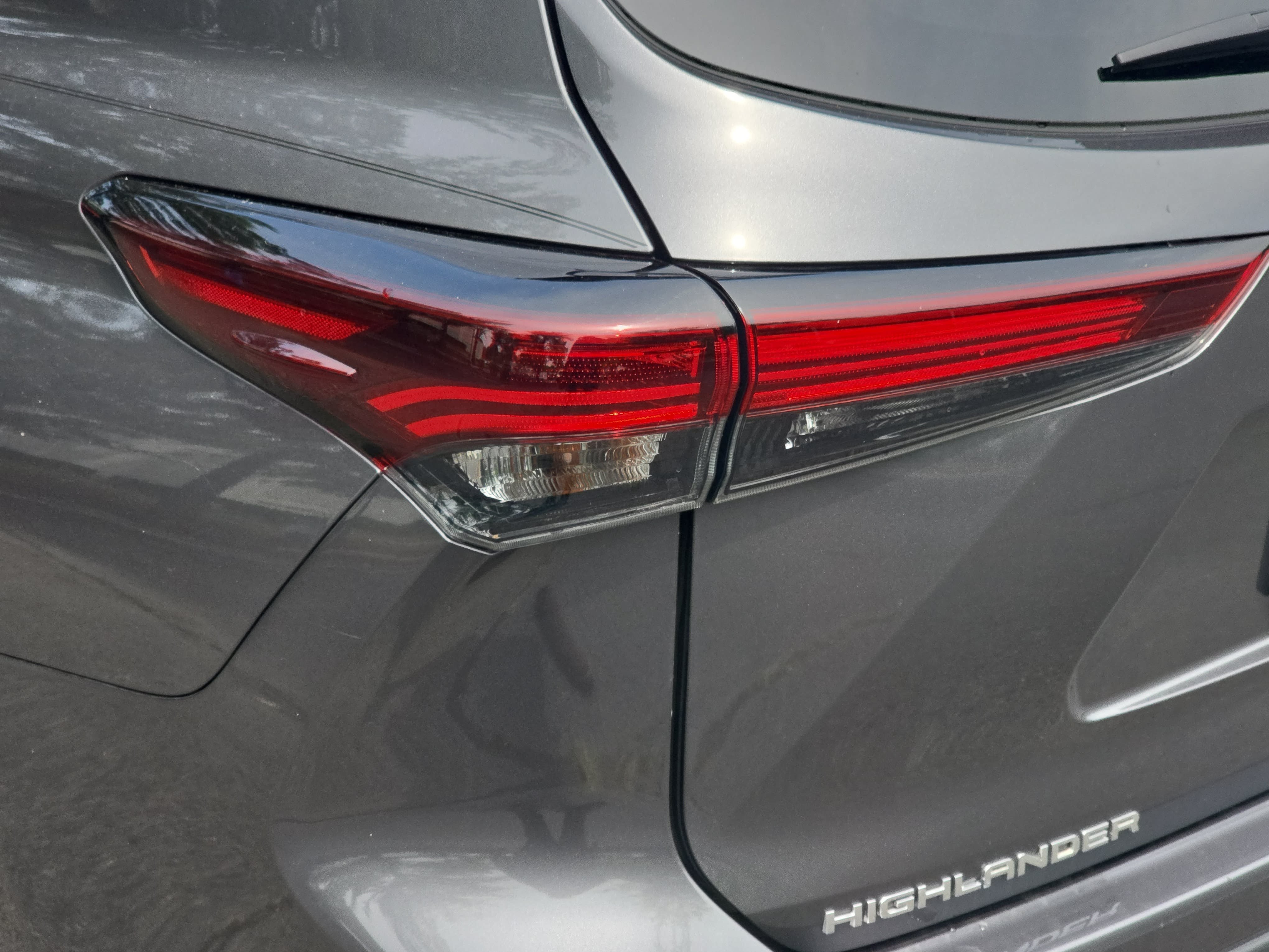 Used 2024 Toyota Highlander XSE FWD image 37