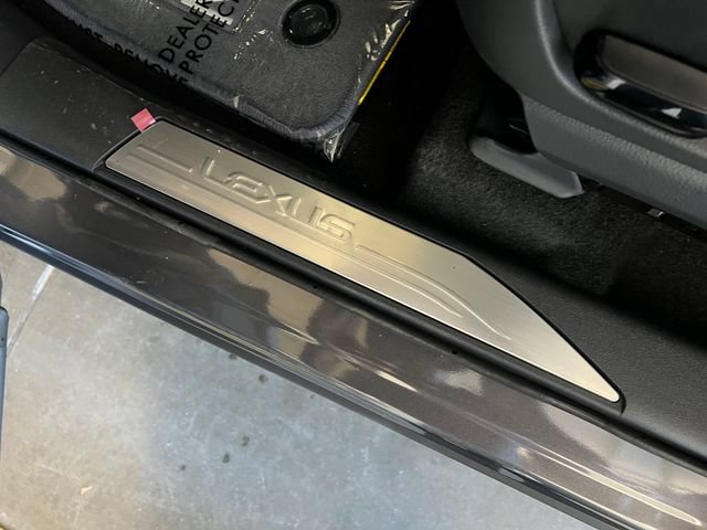 New 2026 Lexus RZ 350e 2WD w/ Technology Package image 40