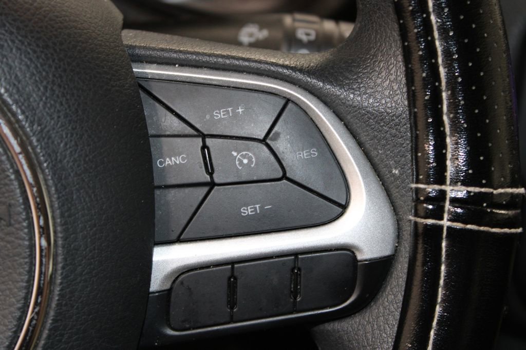 Used 2017 Jeep Renegade Sport w/ Power & Air Group FWD image 21