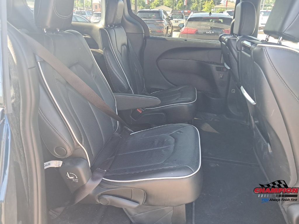 Used 2023 Chrysler Pacifica Limited w/ Uconnect Theater Family Group AWD/4WD image 21