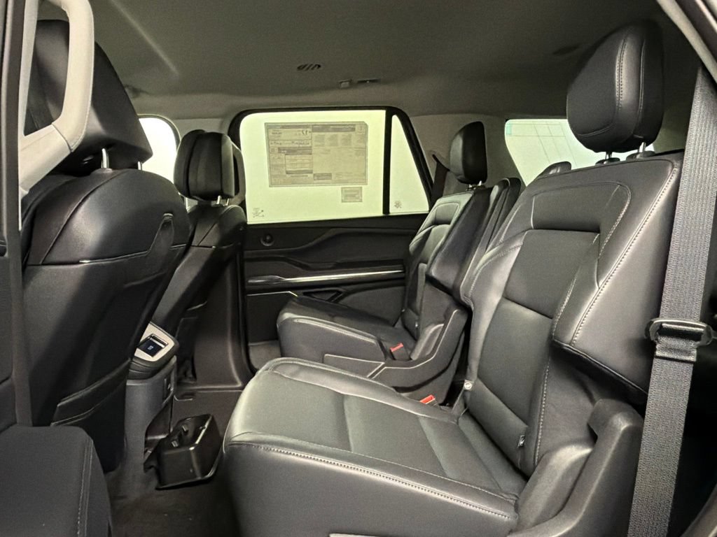 New 2026 Lincoln Navigator Premiere AWD/4WD image 34