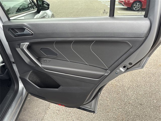 Used 2024 Volkswagen Tiguan SE R-Line image 35