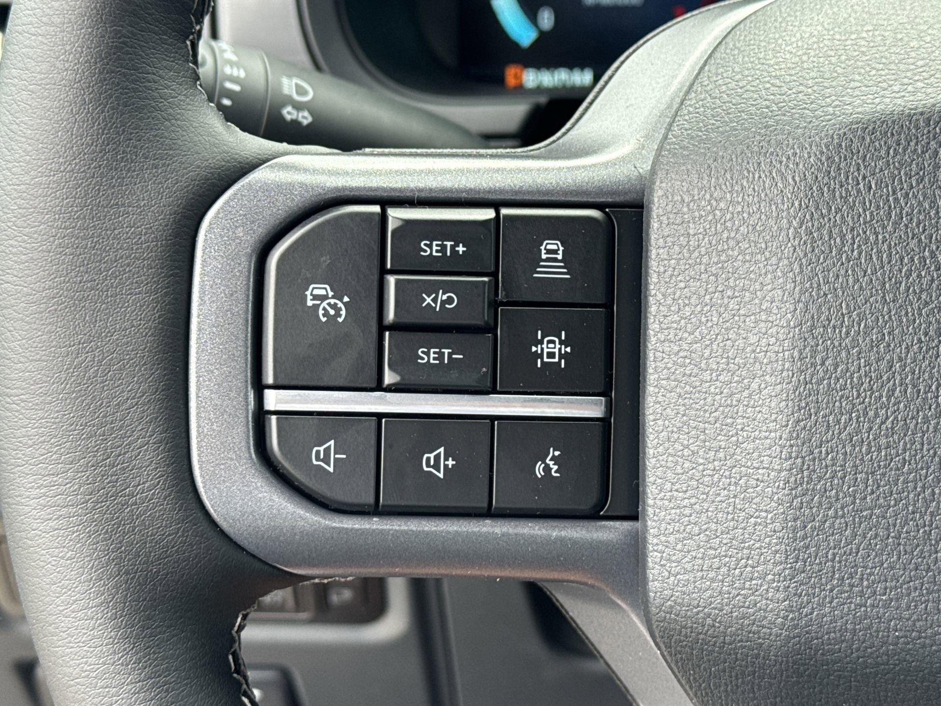 New 2025 Ford F150 Lariat w/ Equipment Group 501A Mid image 61