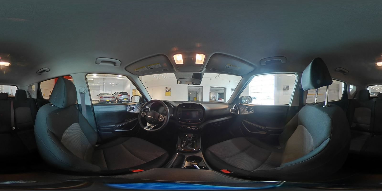 Used 2025 Kia Soul LX w/ LX Technology Package FWD image 41