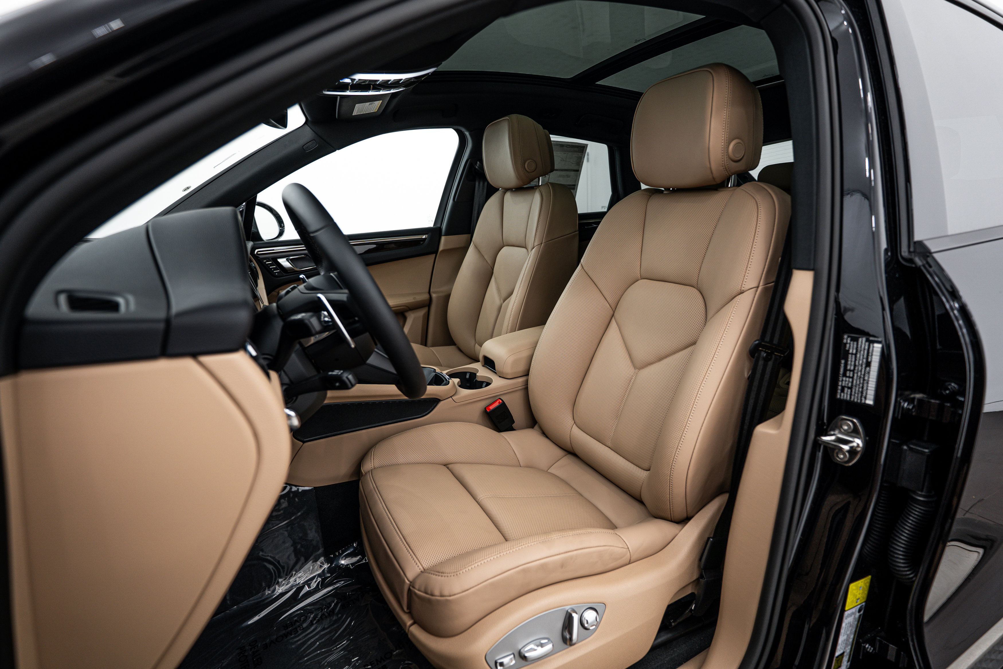 New 2026 Porsche Macan image 5