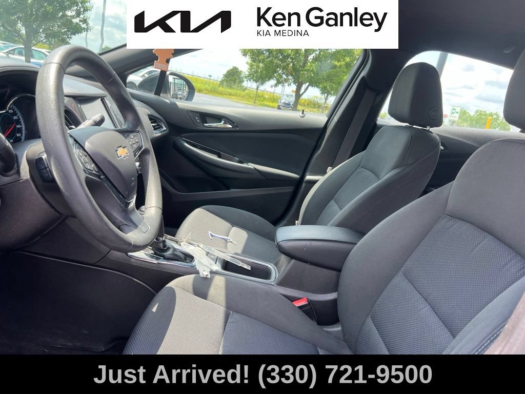 Used 2016 Chevrolet Cruze LT w/ Convenience Package FWD image 11