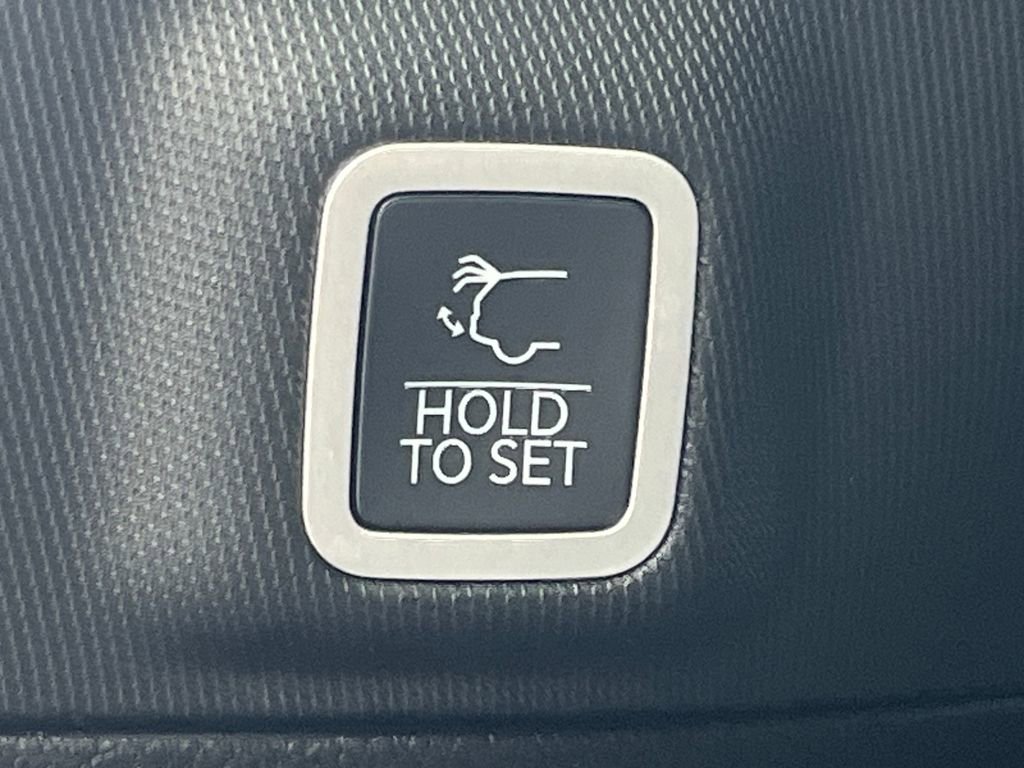 New 2025 Jeep Grand Cherokee Laredo X w/ Luxury Tech Group I image 26