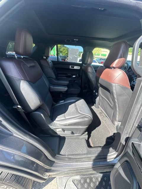 Used 2021 Ford Explorer Platinum w/ Equipment Group 601A AWD/4WD image 49