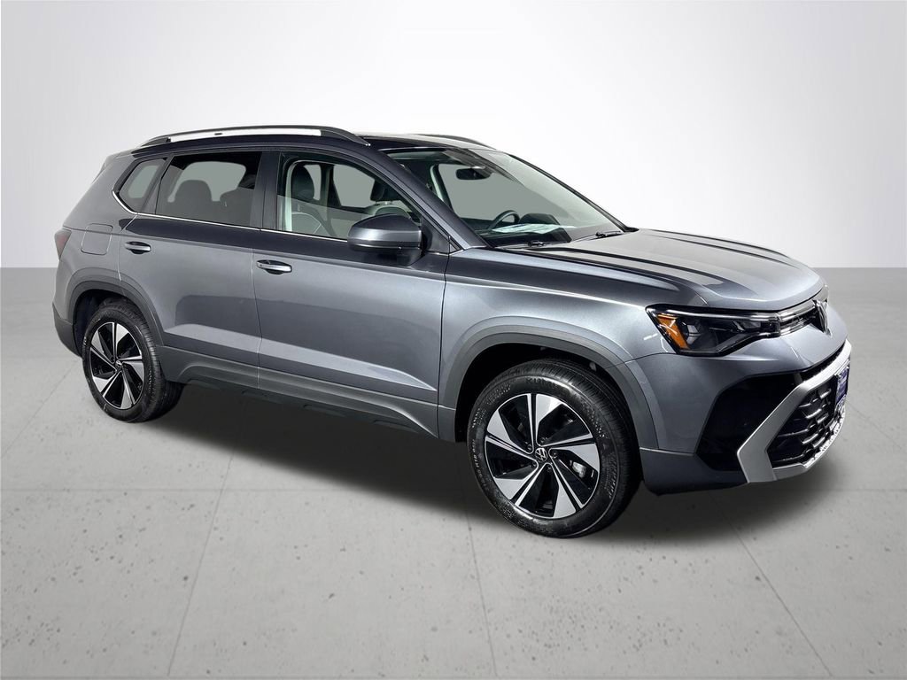 New 2025 Volkswagen Taos SE image 4