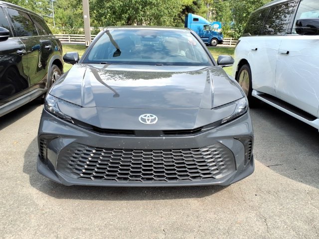 Used 2025 Toyota Camry SE w/ Multimedia Upgrade Package FWD image 3