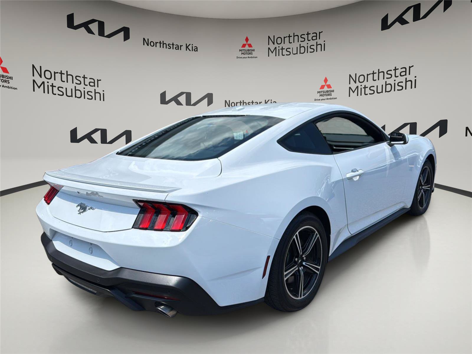 Used 2025 Ford Mustang Premium RWD image 5