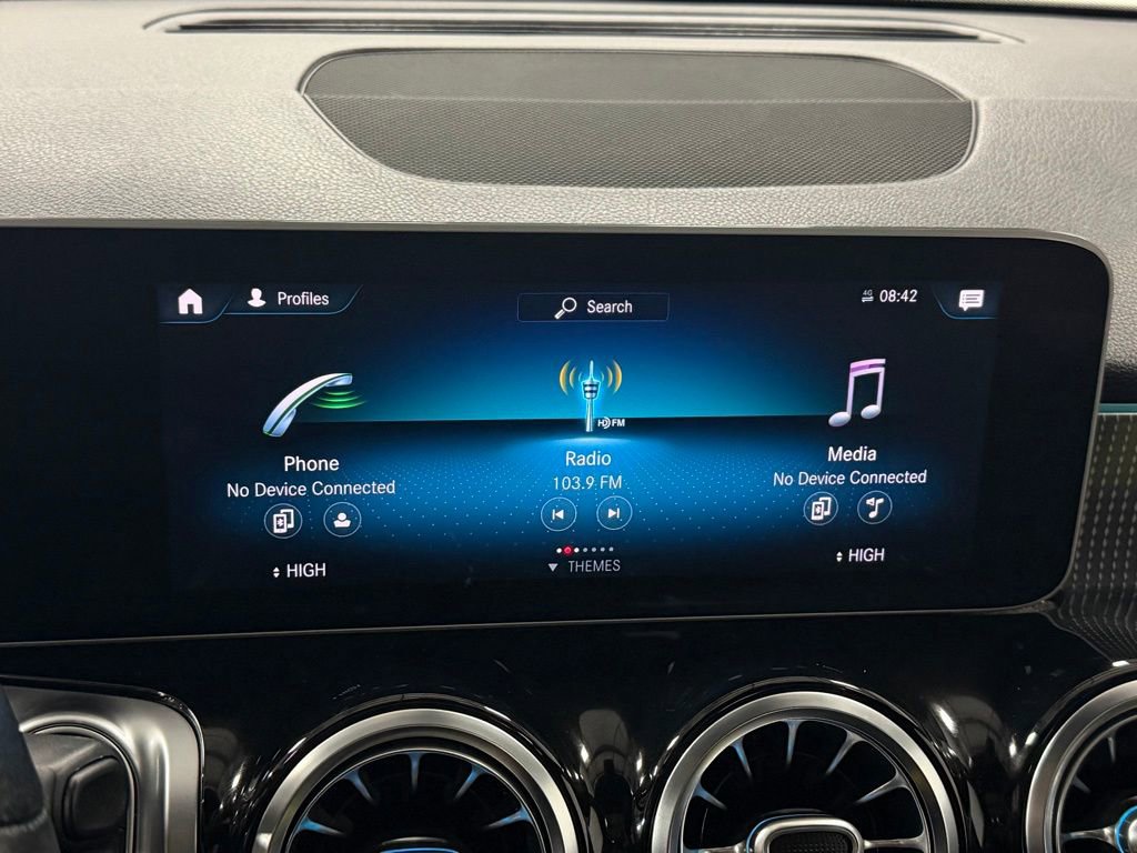 Used 2021 Mercedes-Benz GLB 250 4MATIC image 18