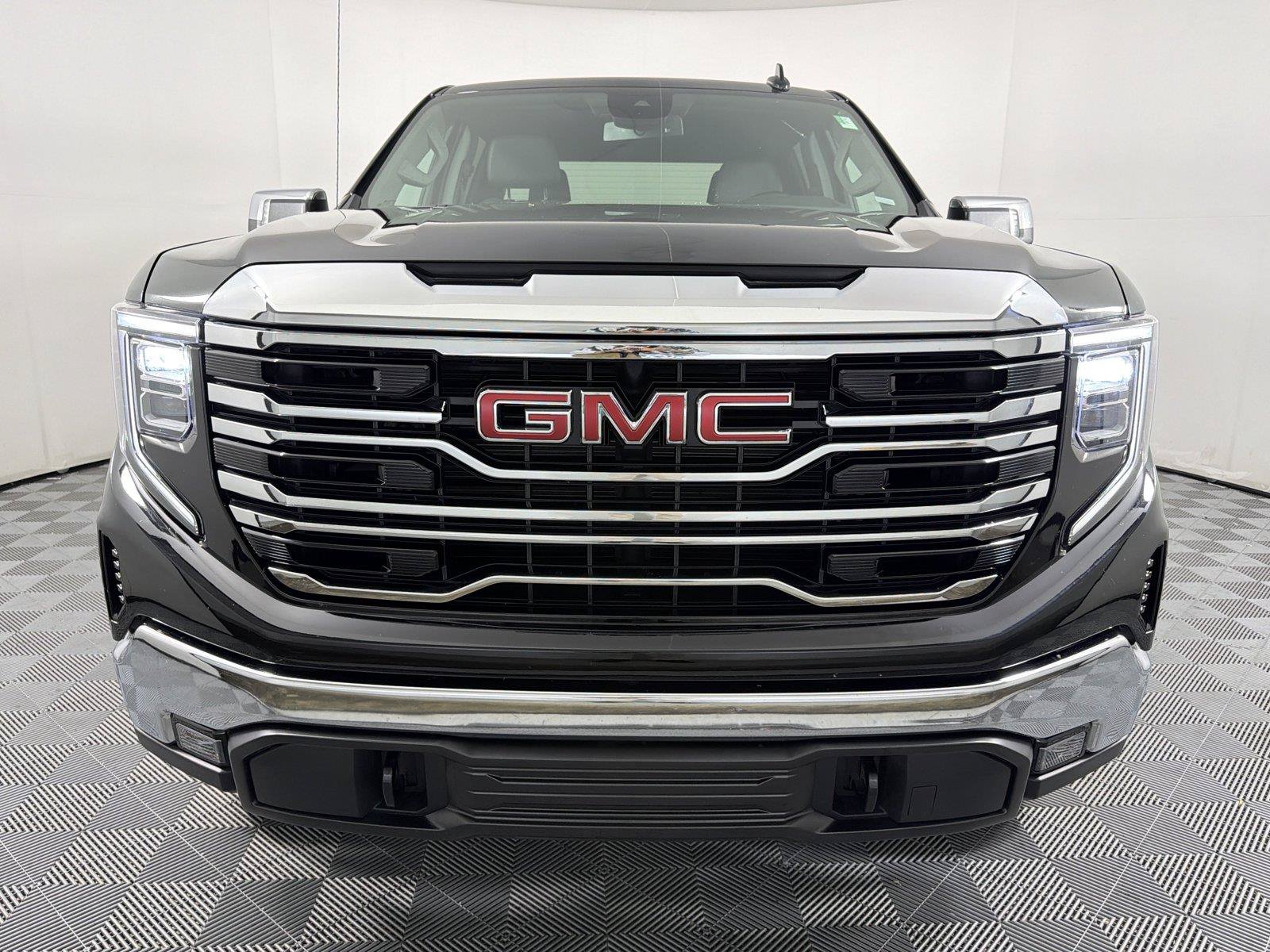Certified 2026 GMC Sierra 1500 SLT AWD/4WD image 2