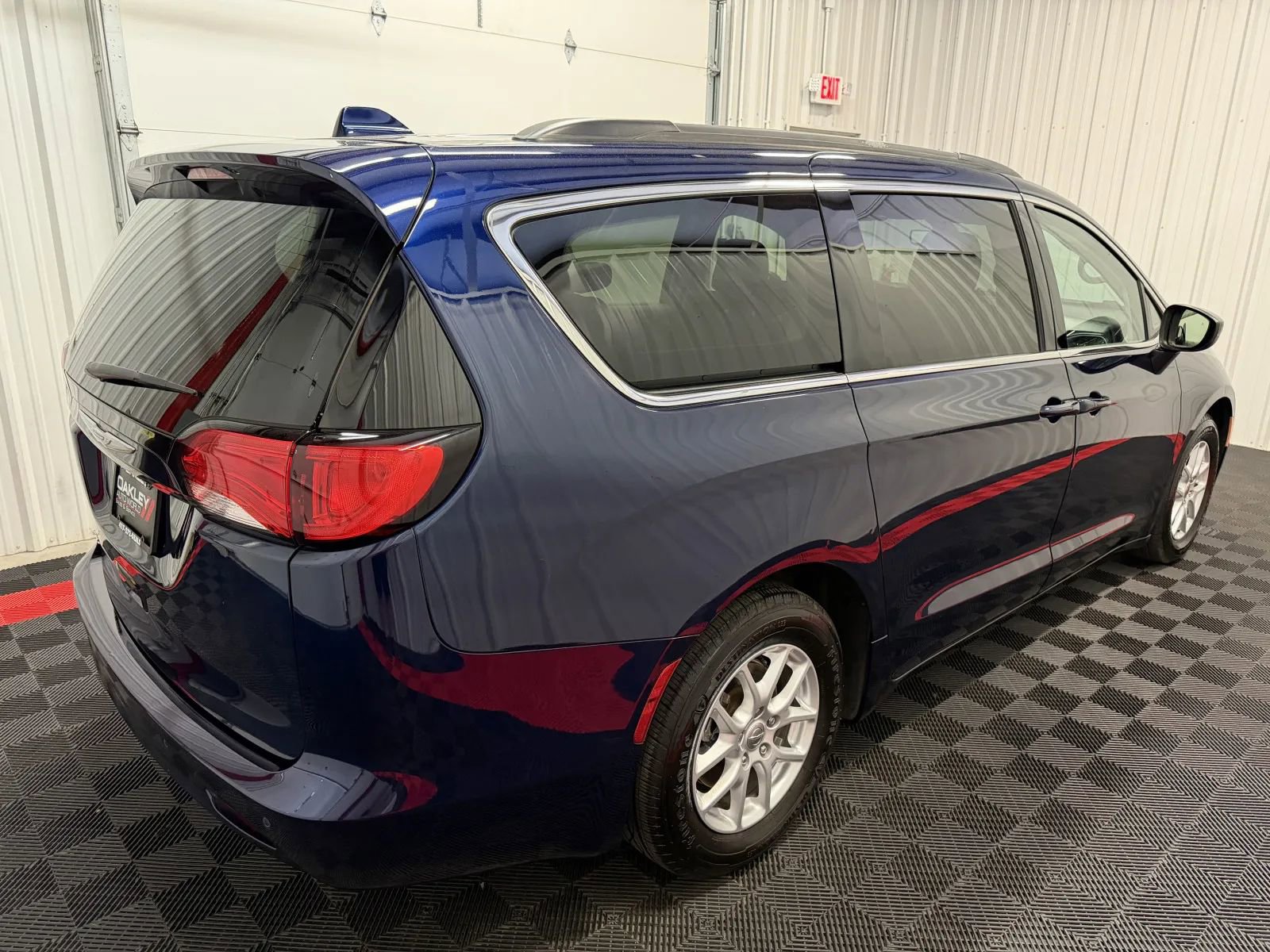 Used 2020 Chrysler Voyager Lxi FWD image 4