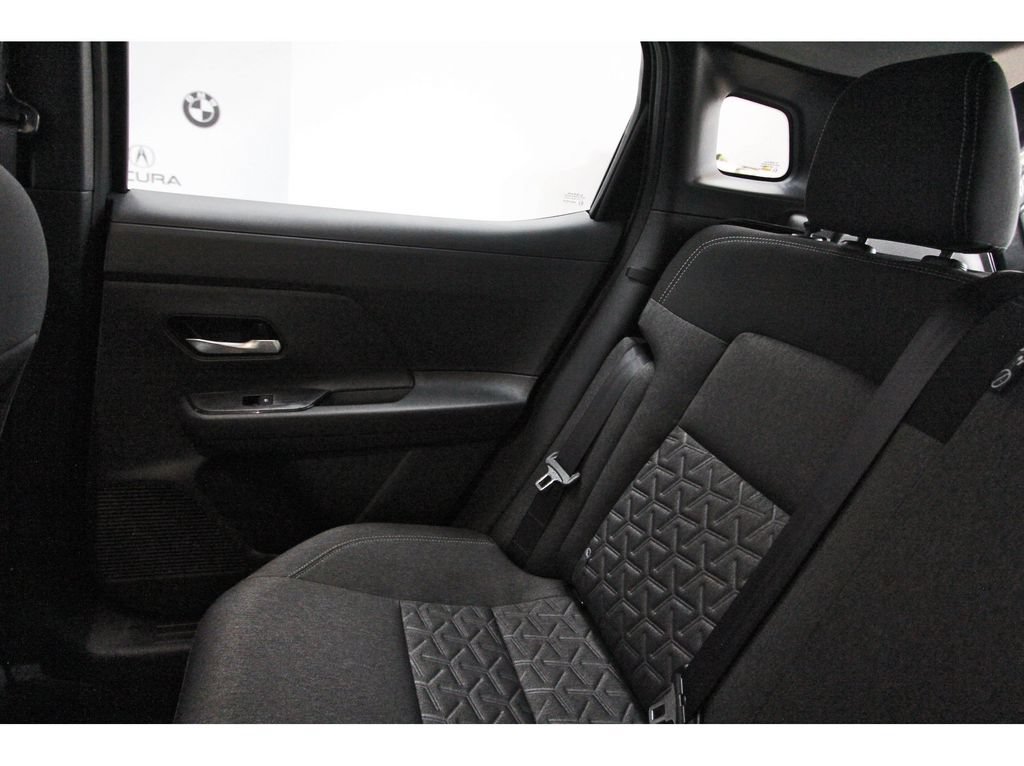 Used 2026 Nissan Kicks SV FWD image 9