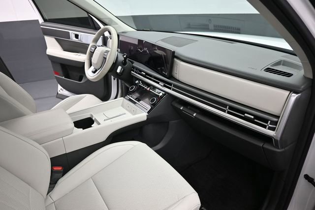 Used 2025 Hyundai Santa Fe SEL FWD image 28