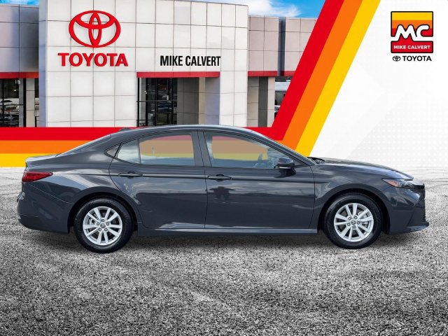 Used 2026 Toyota Camry LE FWD image 7