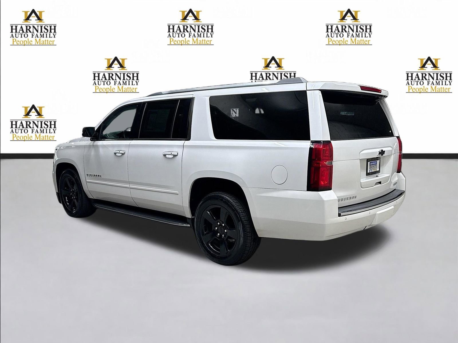 Used 2017 Chevrolet Suburban Premier image 9