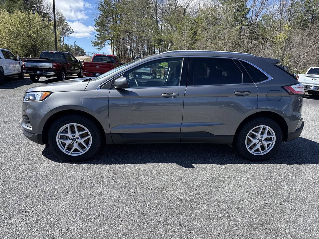 Used 2022 Ford Edge SEL w/ Convenience Package image 4