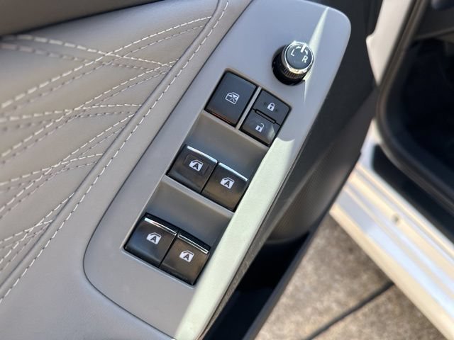 Certified 2021 Toyota Avalon Limited w/ Advanced Safety Package FWD image 9